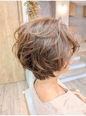 小林/明るいグレーカラー/ベージュ/ショートボブ30代40代50代