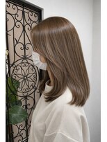 ジゼルアライ(gisele arai)&nbsp;柔らかさと透明感を両立したくすみベージュカラー