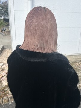 デコル(DecoL.) ピンクベージュ×ぱつっとボブ