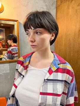 ランド(Land.) 面長解消《20代30代》流せる前髪/くびれショート/耳掛けショート
