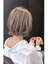 リオリス ヘア サロン(Rioris hair salon) グレージュベージュ/レイヤーボブ/外ハネボブ