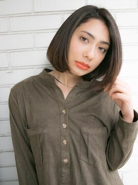 ルティア(Lutia) 切りっぱなしボブ センターパート ワンカール ☆