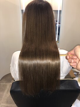 アールサロン アオヤマ(Rr SALON AOYAMA) プラチナミネコラストレート