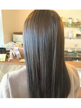 パルミエ(Palmier) 柔らかい色合いのグレージュカラー