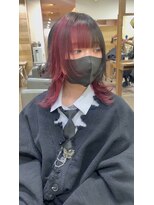 ジゼル(gisele)&nbsp;仙台ウルフカットインナーカラーツートンカラーシャギーウルフ