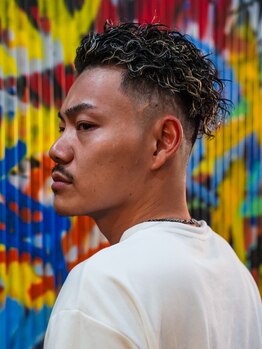 リットインダハウス(LIT INDA HOUSE)の写真/骨格に合わせ、束間カットの強みは勿論、バーバースタイルにも特化!!お洒落を楽しみたいメンズは当店まで★