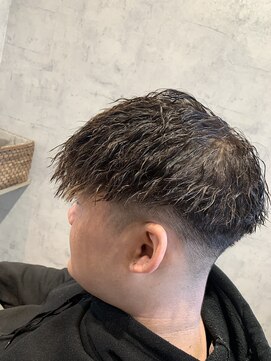 グラフ(GLaugh) ツイスト/ベリーショート/男髪/ツーブロック/フェード