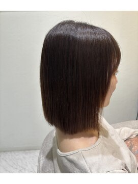 シェルバイコソラ(SHELL by kosora) 縮毛矯正でボリュームのない切りっぱなしを