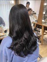 ジーナ 横浜(Zina)&nbsp;秋冬おとなかわいいダークグレージュ　ロングレイヤー