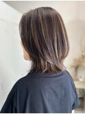 グレージュハイライトボブ