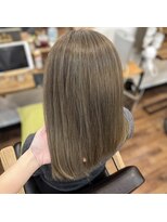 ミニィバイミラーズ(Miniy by Miroirs) 明るめグレージュ