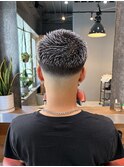 短髪フェード　シルバーカラー
