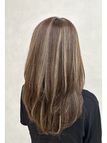 アース オーセンティック 越谷レイクタウン店(EARTH Authentic) レイヤーカット×ハイライトでインスタ映えヘア