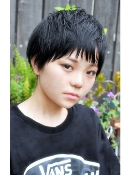 ヘアーサロン サボイア(HAIR SALON SAVOIA) 黒ほんのり青なショート