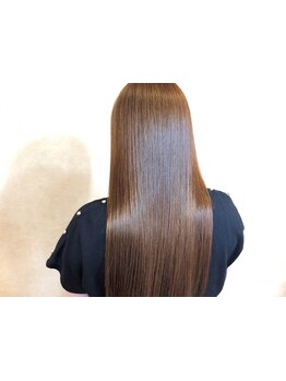 ストレートでも従来のトリートメントでもない新感覚のケア【METEOカラー】様々な髪の悩みを解消