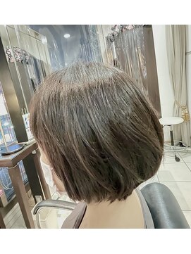 トレボー 聖蹟桜ヶ丘店 ひし形丸みボブ