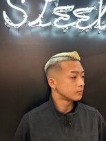 スティーロ 渋谷(Steelo)&nbsp;Steelo フェードカット×抜きっぱなしカラー