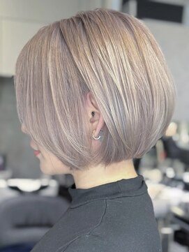 エリーツ 表参道(elyts) ミルキーベージュショート　表参道　ブリーチカラー