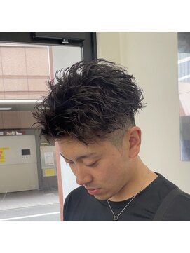 ウェーブ(WAVE) スパイキーショート/大人短髪/フェザーショート