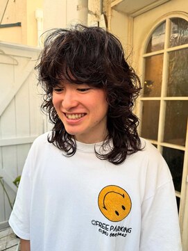 アデ オモテサンドウ(ade omotesando) デジパとレイヤーを組み合わせて作るUKメンズウェーブヘア