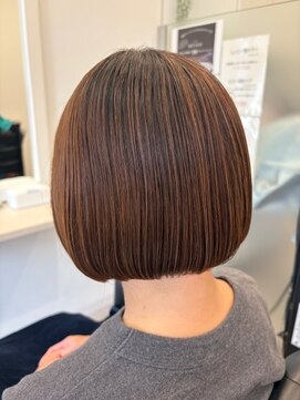 ナナ(7nana) 切りっぱなしボブ