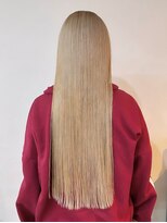 コニーズヘアサロン(Connie's Hair Salon) 絹のようにツヤやかなスーパーロングブロンド