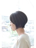 ブラックグレージュと奥行きショート