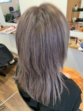 リップヘアー(Re:p hair) ハイレイヤー×ハイトーンカラー