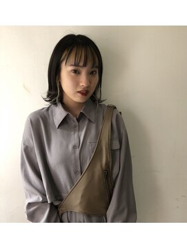 テンバイシオミエイチ(10 by shiomi H) ミストバング×外ハネボブ/ハイトーンベージュインナーカラー