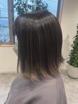 ビスポーク(BESPOKE)&nbsp;20代30代40代ハイライト外国人風カラープラチナアッシュ