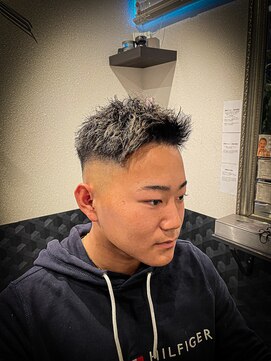 hair salon 華化 ツイストフェード