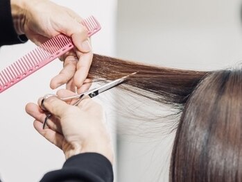 ワンオフ(one off)の写真/伸ばしかけの髪も、長さを変えなくても印象を変える技術◎髪が伸びても綺麗にまとまる♪《朝霞》