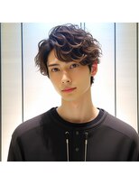 ヘアーズ ベリー 久留米店(hairs BERRY) センターパートウルフカットツイストスパイラルパーマスーツ黒髪
