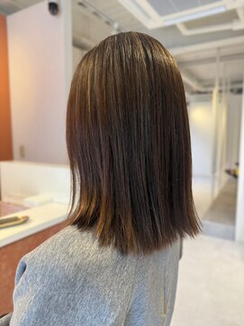 スペックホルダーミミ(Spec Holder mimi) 切りっぱなしボブ×アッシュブラウン09.5ハイライトカラー