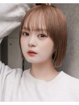 カライング(ing) 大人可愛い20代30代40代黒髪前下がりひし形小顔ボブ丸みショート