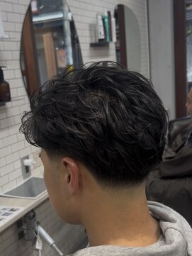 アミーゴ(AMIGO) 毛流れパーマ×テーパーフェード メンズパーマ