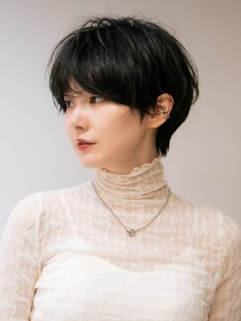 サーカス バイ ビュートリアム 青山(CIRCUS by BEAUTRIUM) 軽やか大人ショート×くびれショート|黒髪・小顔カット
