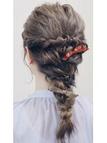 エルフゥ(Elle fou)&nbsp;ふんわりふわふわ三つ編みアレンジ♪