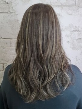 プライズ 所沢プロぺ通り店(prize) ハイライト大人かわいいグレージュ