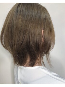 モルニ(MORNI) シルキーベージュ_マロンベージュ Aラインボブ かきあげ
