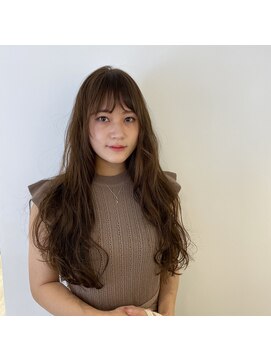 エルムトウキョウ(ELM Tokyo) レイヤーカットでふんわり