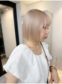 切りっぱなしボブ×ブロンドベージュ