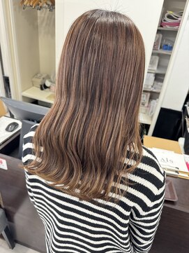 アイズ 本厚木(AIZU) 白髪ぼかしミルクティーベージュ ハイライト