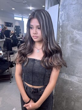 キング 梅田(K!ng) ホワイトハイライトハイライトカラーコントラストハイライト