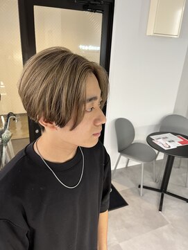 ナンバー 竪町(number+) 30代40代ブリーチミルクティー伸ばしかけセンターパート