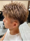 アップバングショート×明るめブラウンカラー