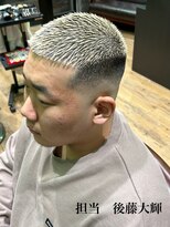 ムア(MUA) バズカット シルバーカラー