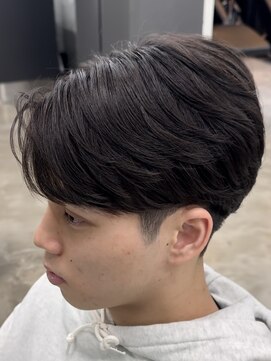 エデアンルクラ 下通(EDEAN Leclat) 熊本 フェザーパーマ ニュアンス 毛流れ MEN'S HAIR