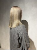 ブロンド　抜きっぱなし　ホワイトベージュ　ハイトーン