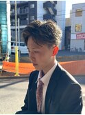 フェザーパーマ/センターパート/ハイライトカラー/刈り上げ